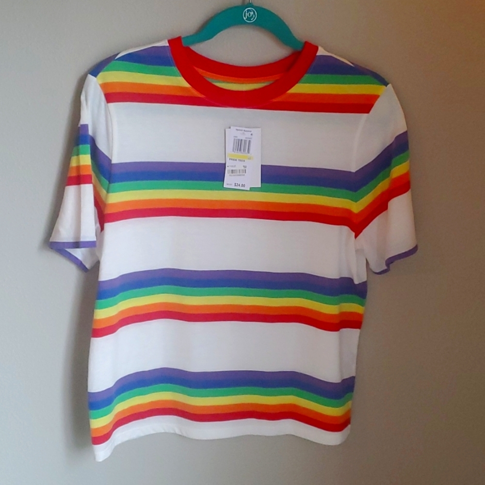 🌈Rainbow Tee🌈